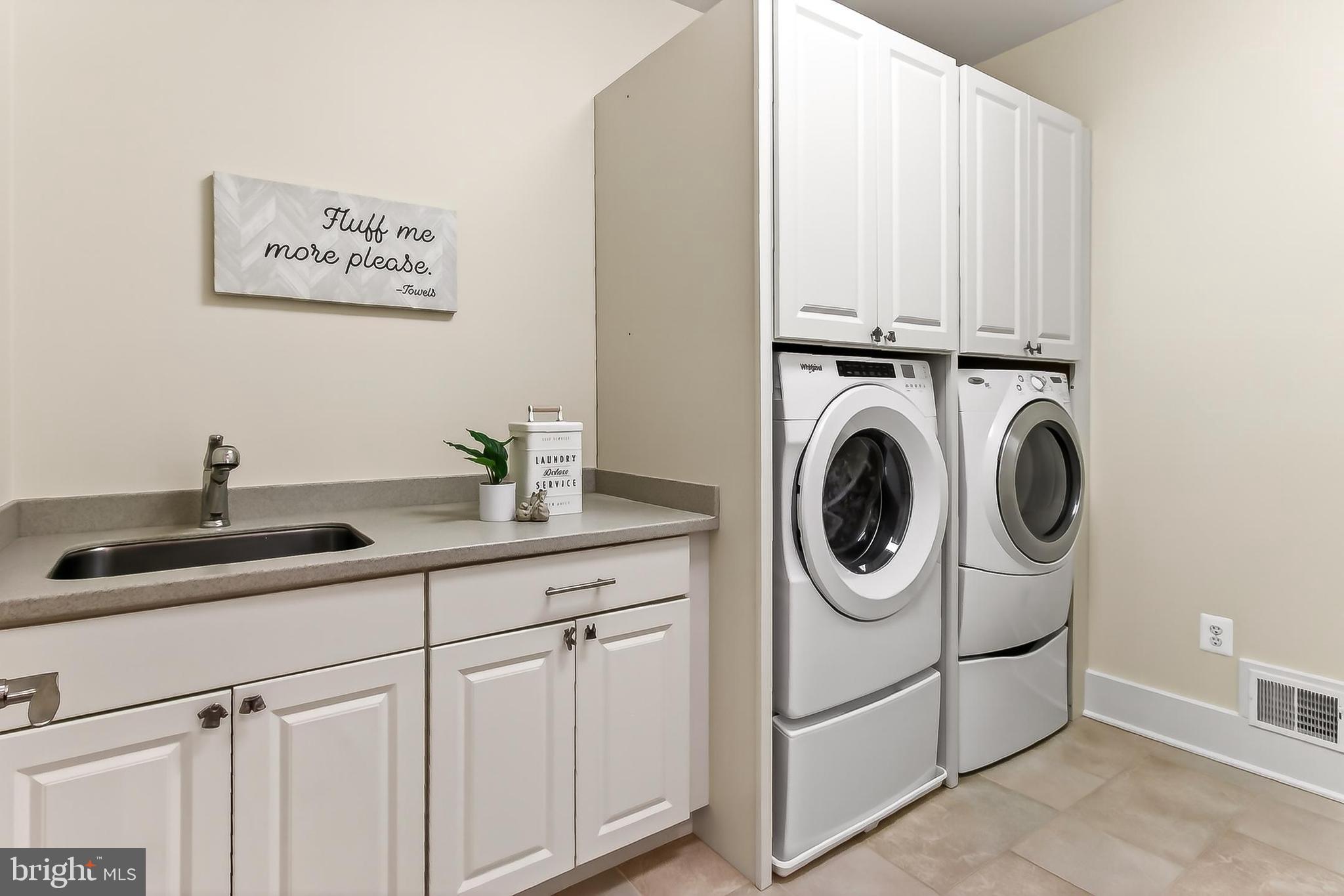 THE SINGING WOODS - Residential