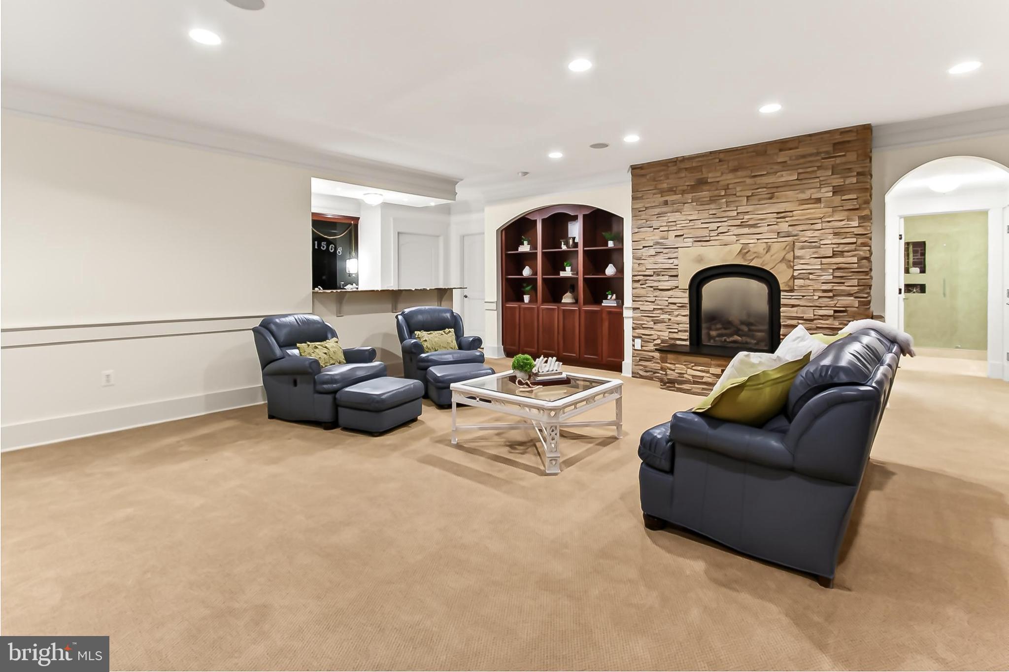 THE SINGING WOODS - Residential