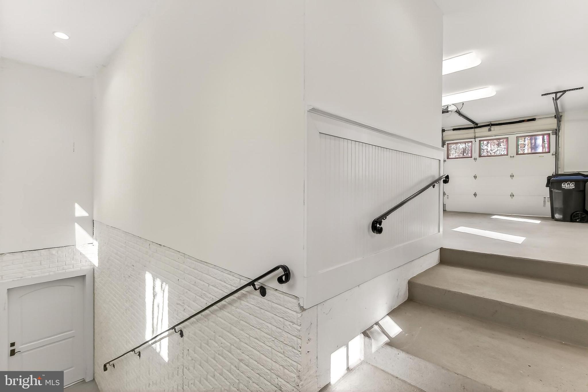 THE SINGING WOODS - Residential