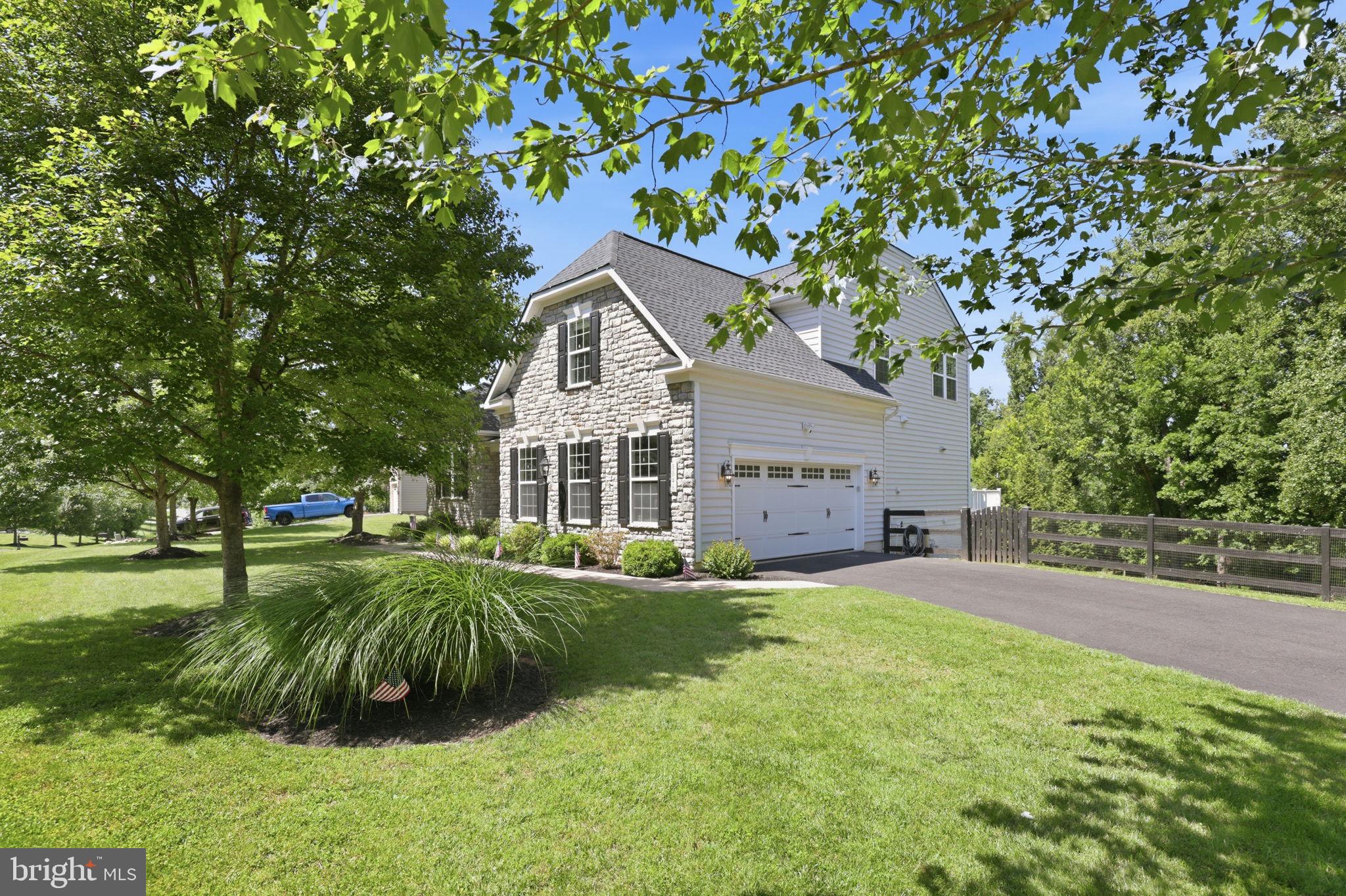 8046 SIDE HILL DRIVE