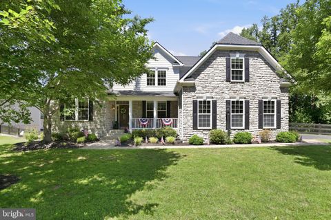 Photo of 8046 Side Hill Drive, WARRENTON, VA 20187 (MLS # VAFQ2022334)