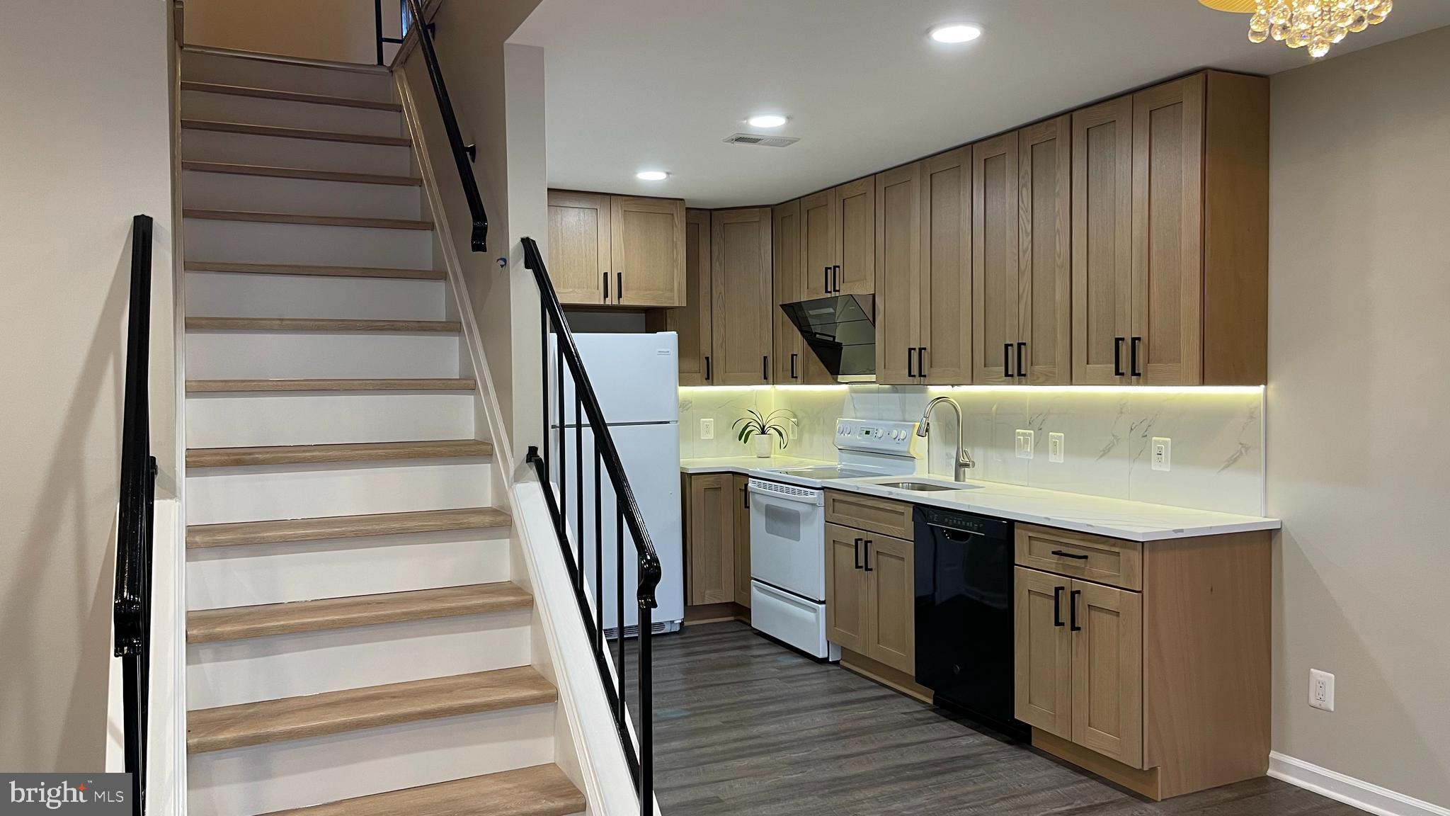 SUNSET RIDGE - Residential Lease