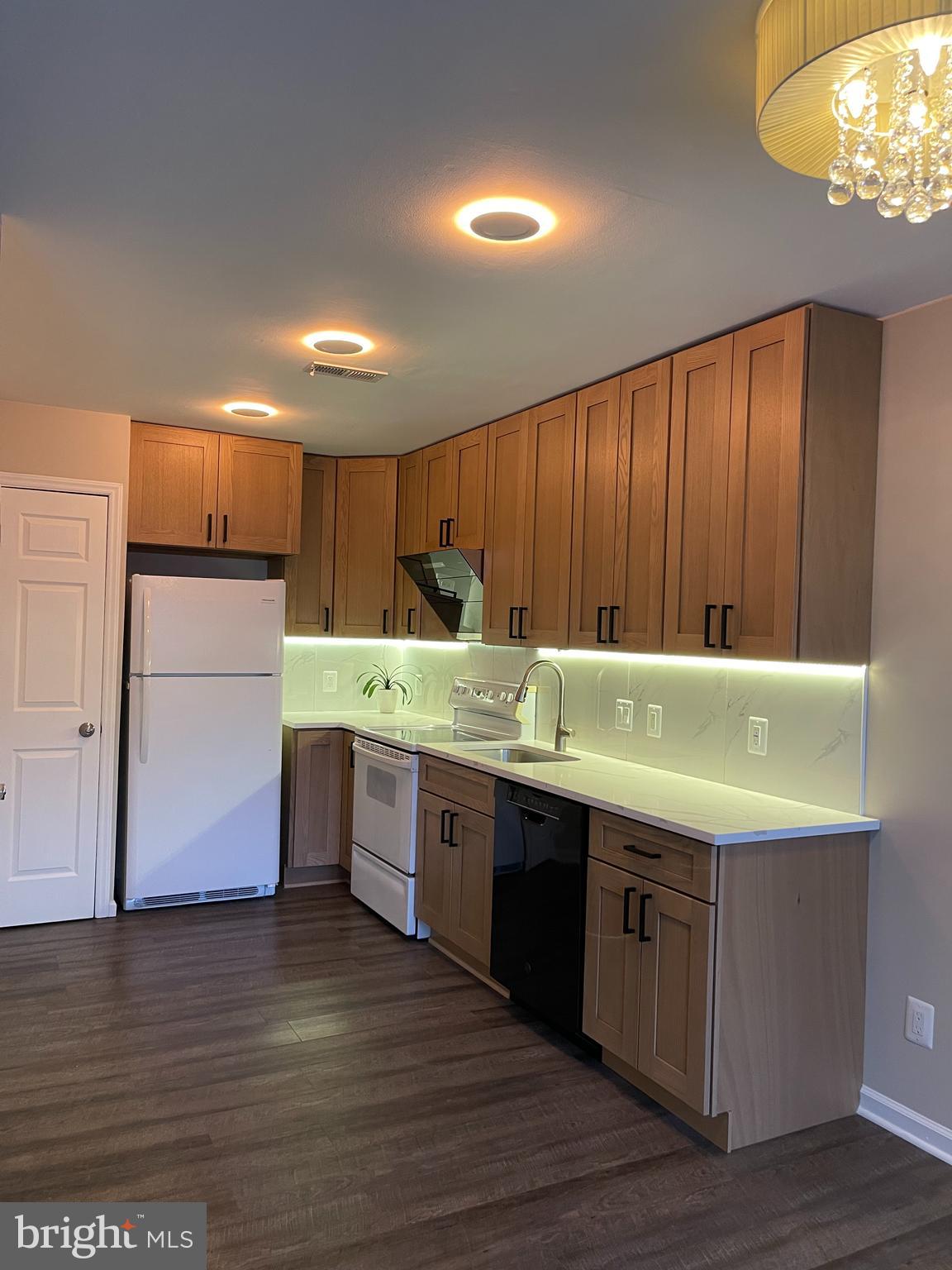 SUNSET RIDGE - Residential Lease