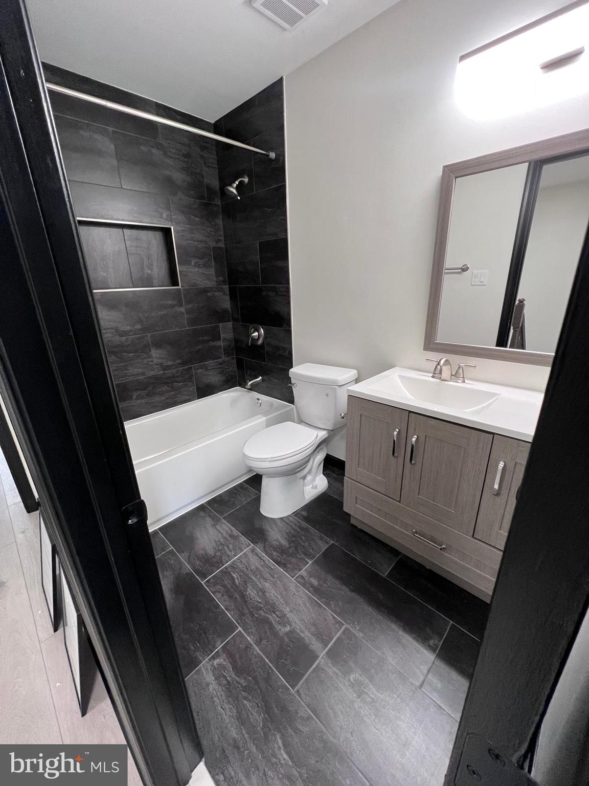 COLONNADE AT DULLES - Residential