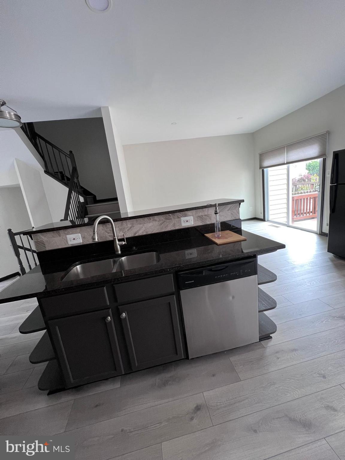 COLONNADE AT DULLES - Residential