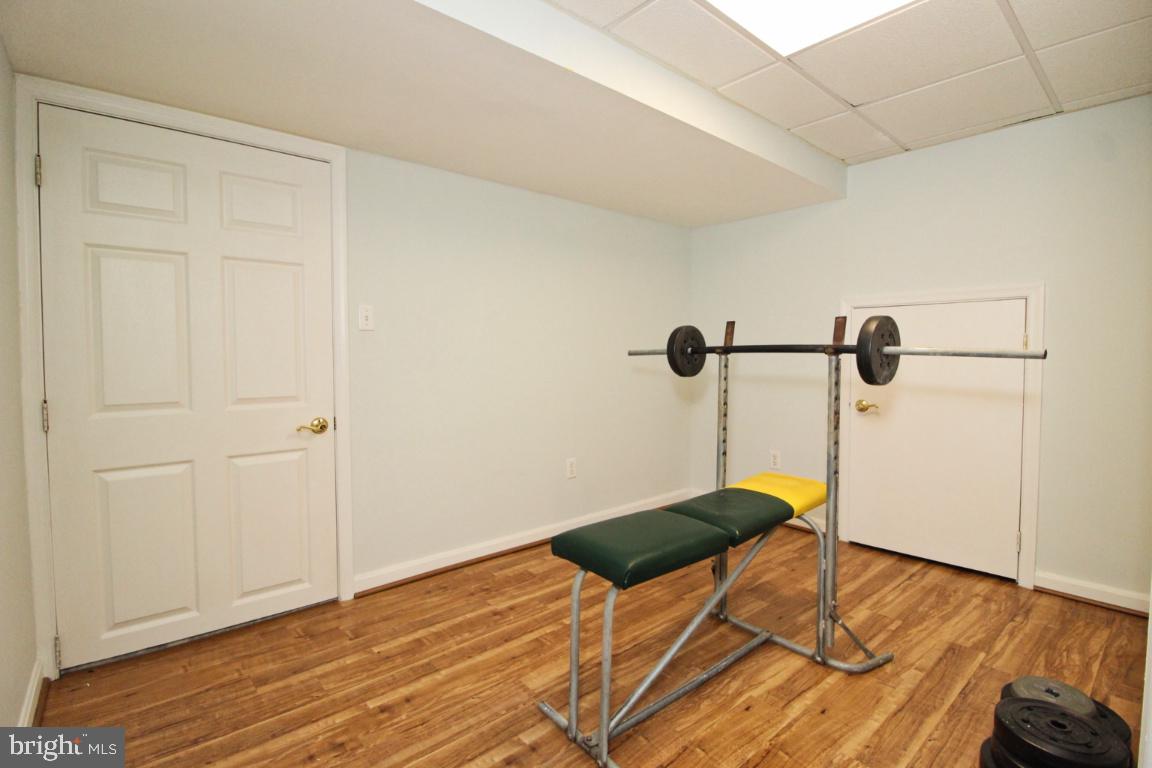 CROMWELL WOODS - Residential