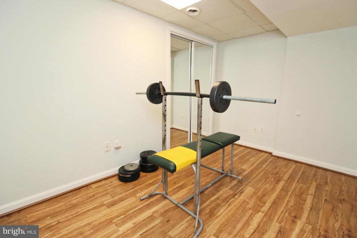 CROMWELL WOODS - Residential