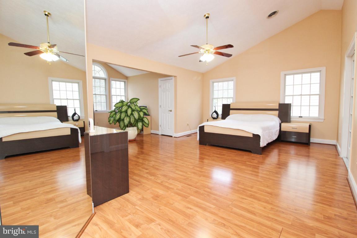 CROMWELL WOODS - Residential