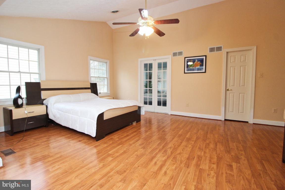 CROMWELL WOODS - Residential