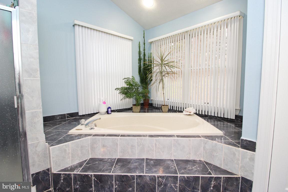 CROMWELL WOODS - Residential