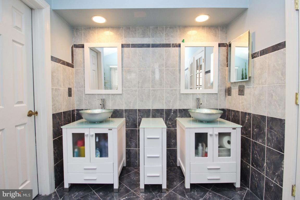 CROMWELL WOODS - Residential