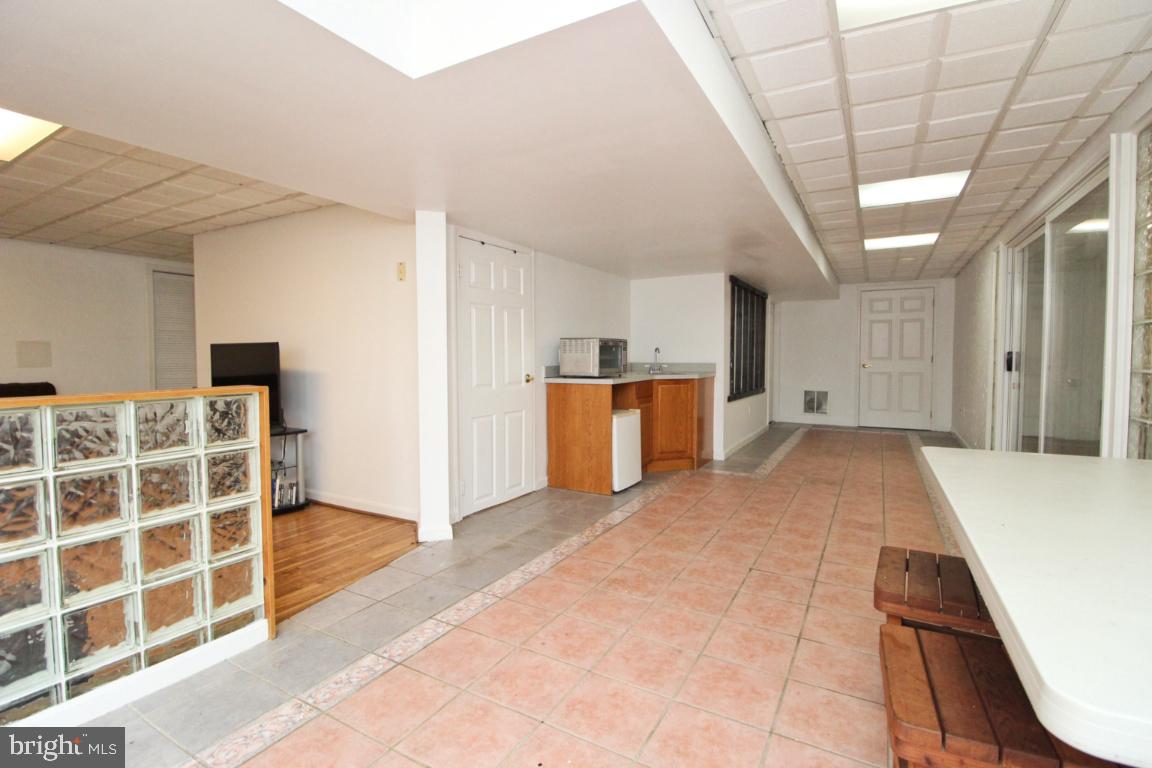 CROMWELL WOODS - Residential