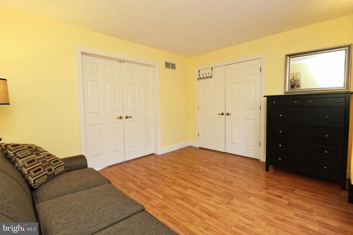 CROMWELL WOODS - Residential