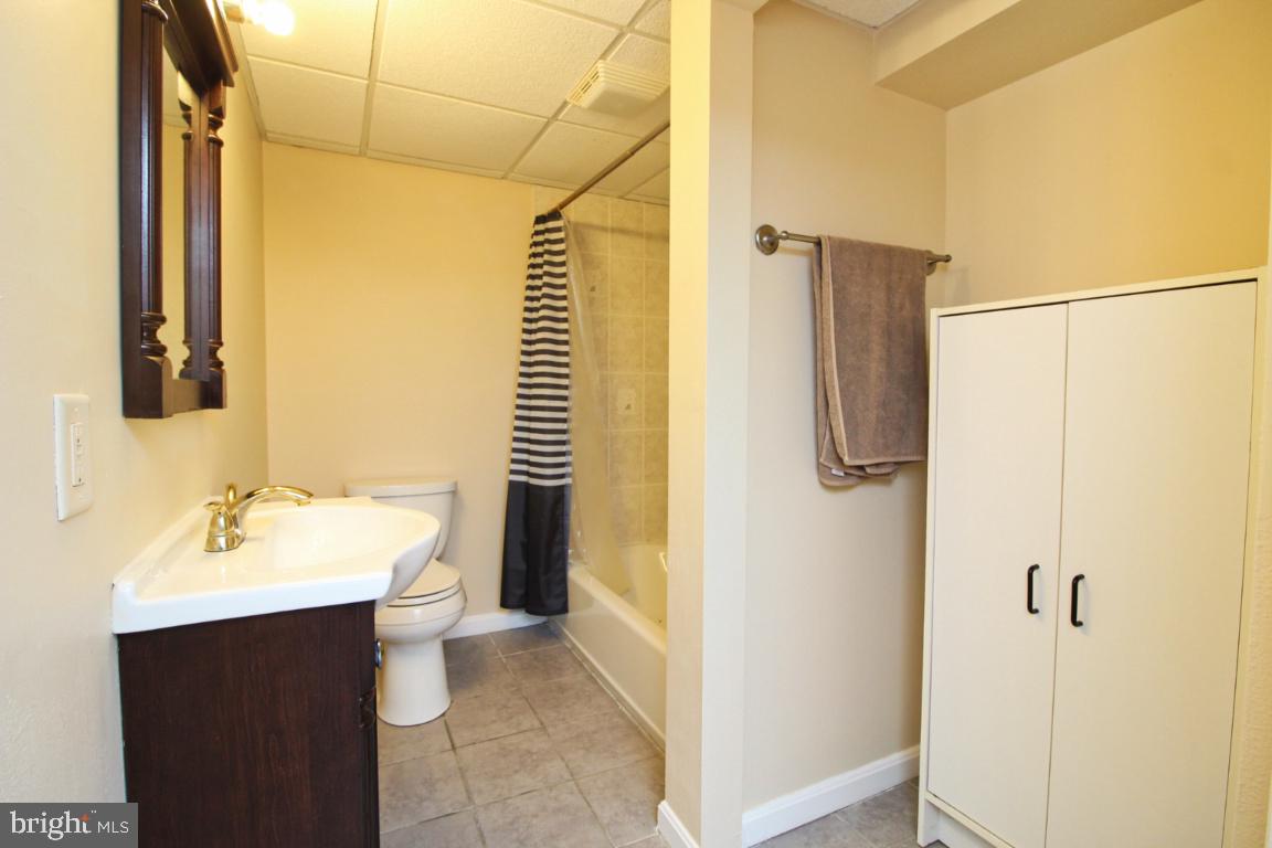 CROMWELL WOODS - Residential