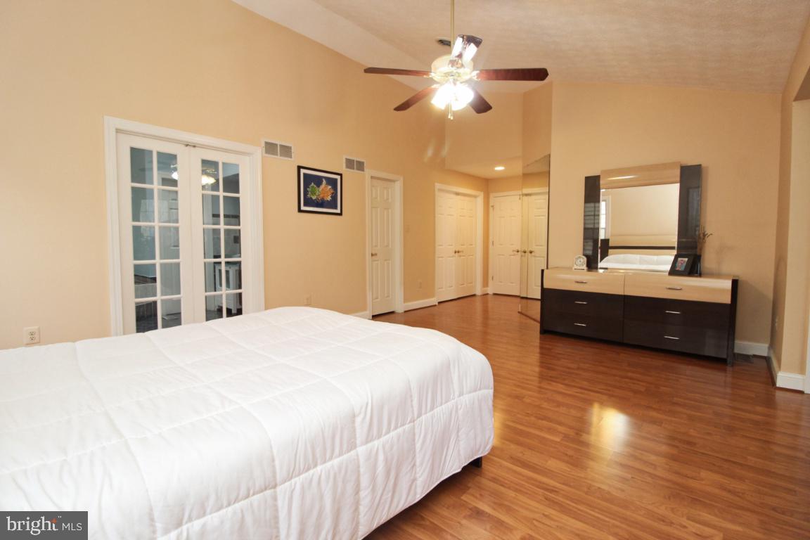 CROMWELL WOODS - Residential