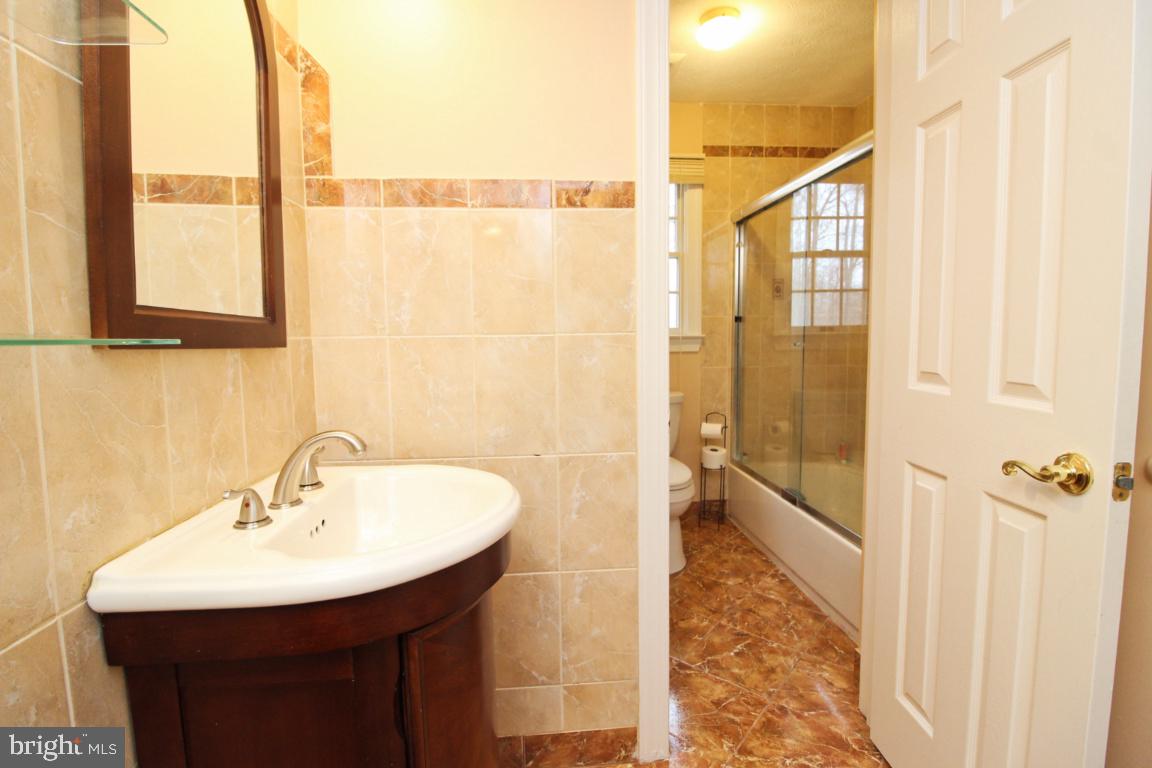 CROMWELL WOODS - Residential