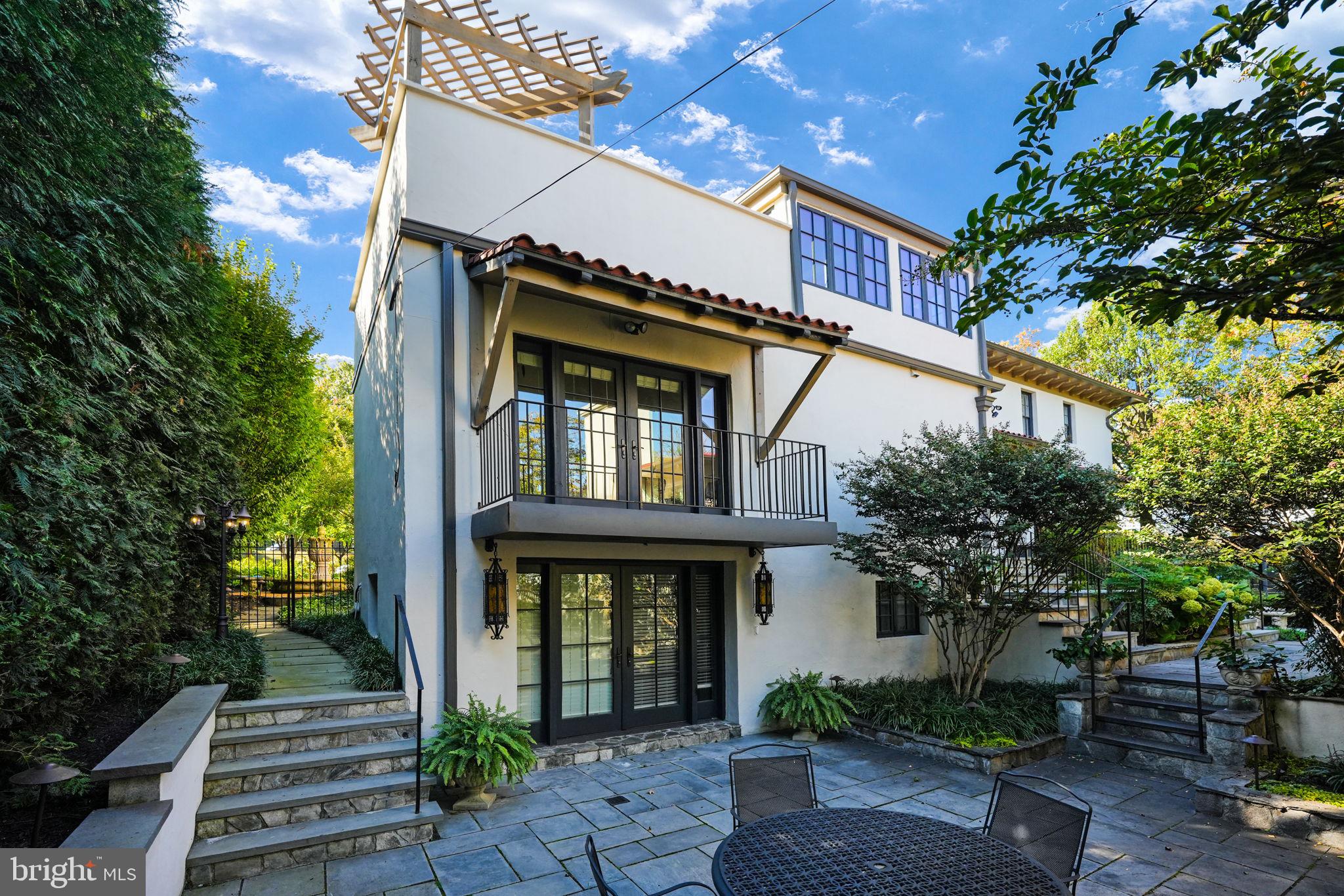 OBSERVATORY CIRCLE - Residential