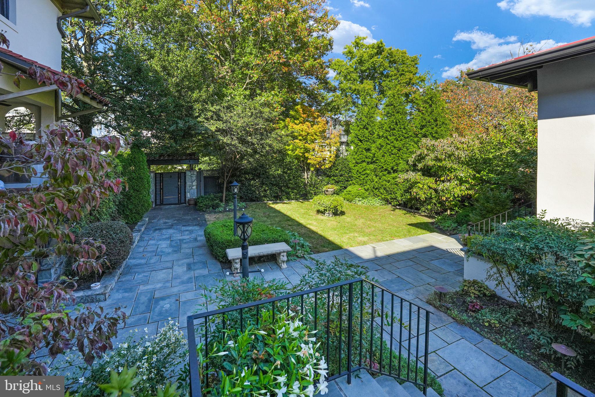 OBSERVATORY CIRCLE - Residential
