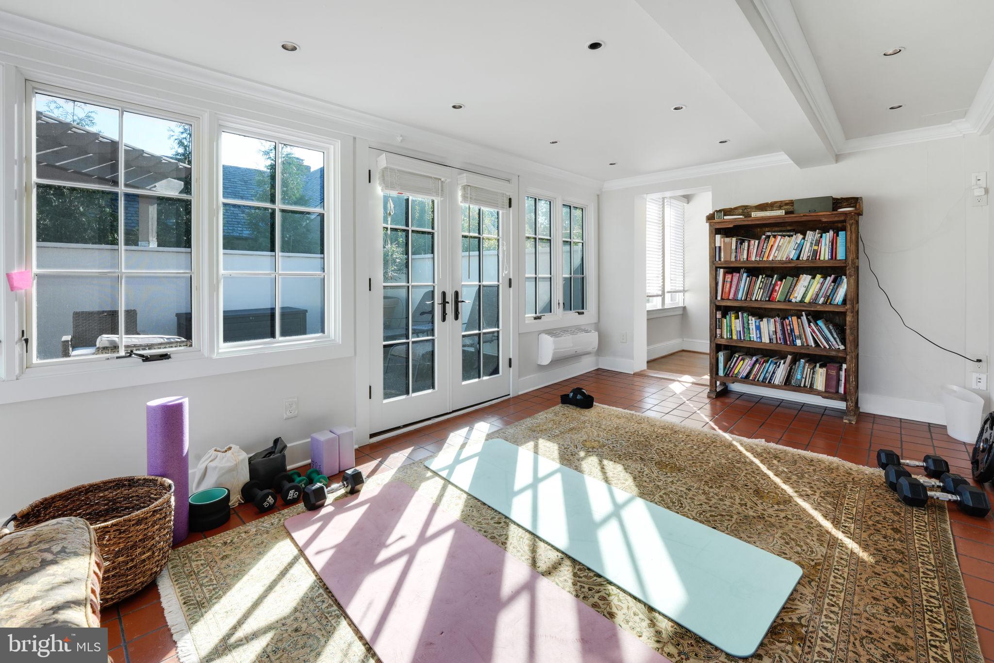 OBSERVATORY CIRCLE - Residential