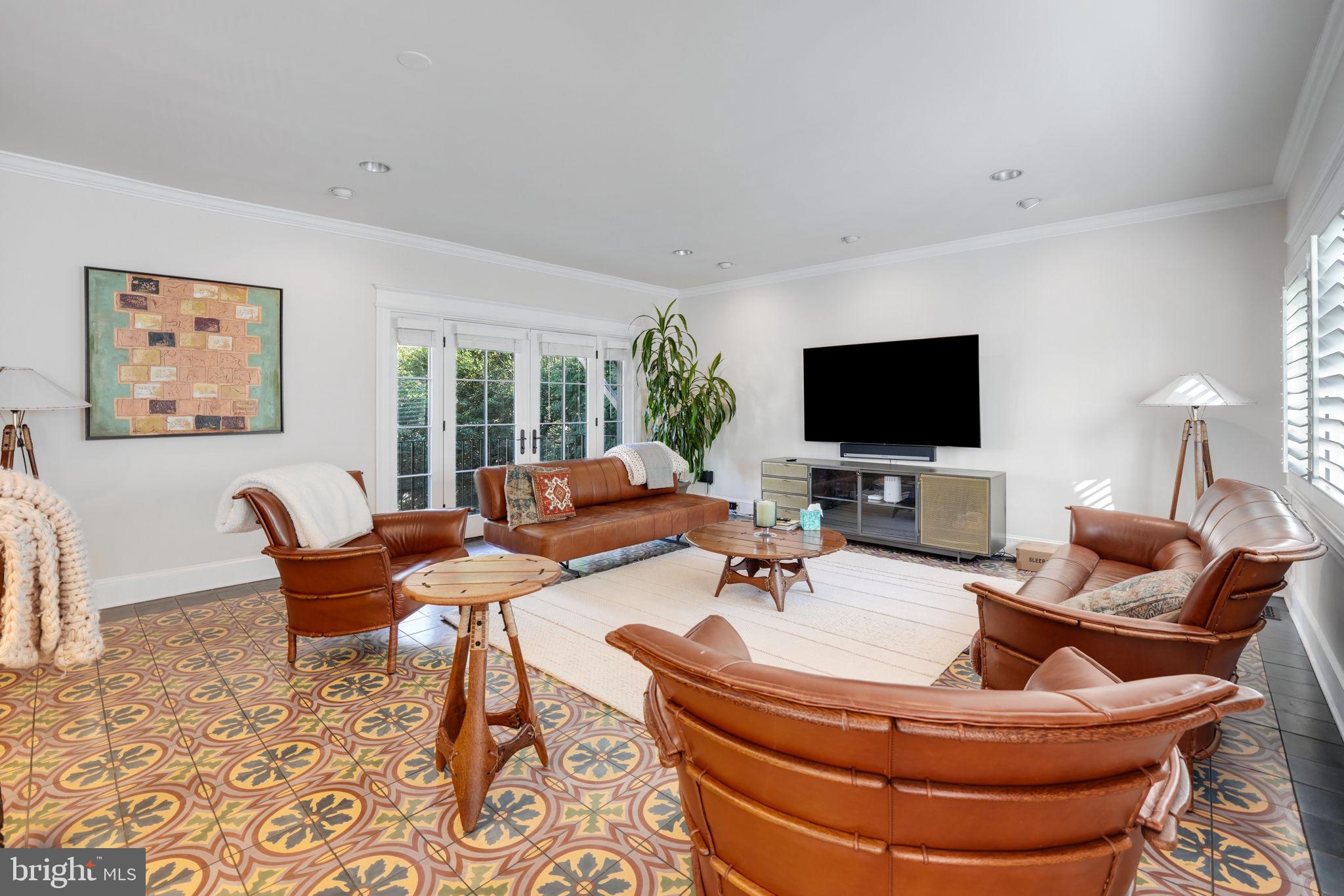 OBSERVATORY CIRCLE - Residential