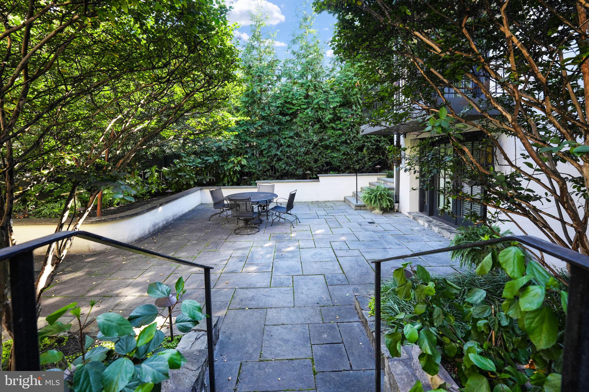 OBSERVATORY CIRCLE - Residential