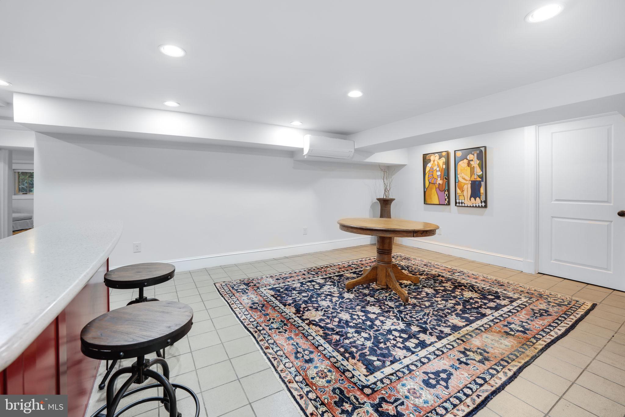 OBSERVATORY CIRCLE - Residential