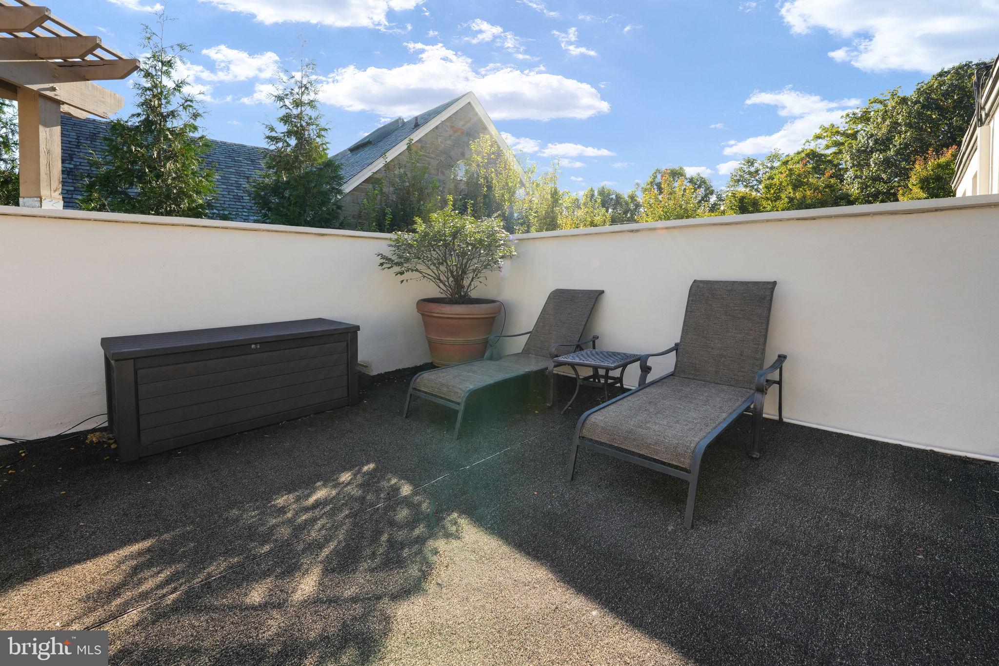 OBSERVATORY CIRCLE - Residential