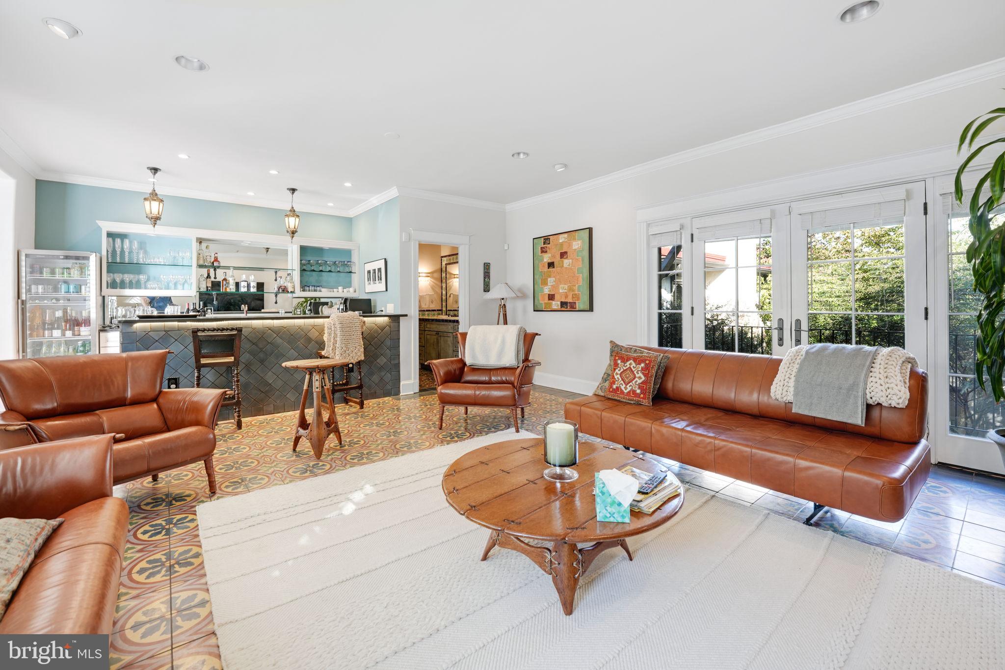 OBSERVATORY CIRCLE - Residential