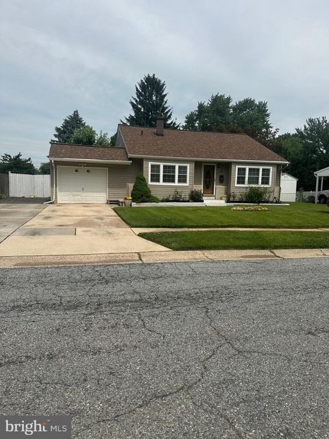 Homes For Sale - 10 Garrett Road<br/> New Castle County, NEWARK, DE 19713