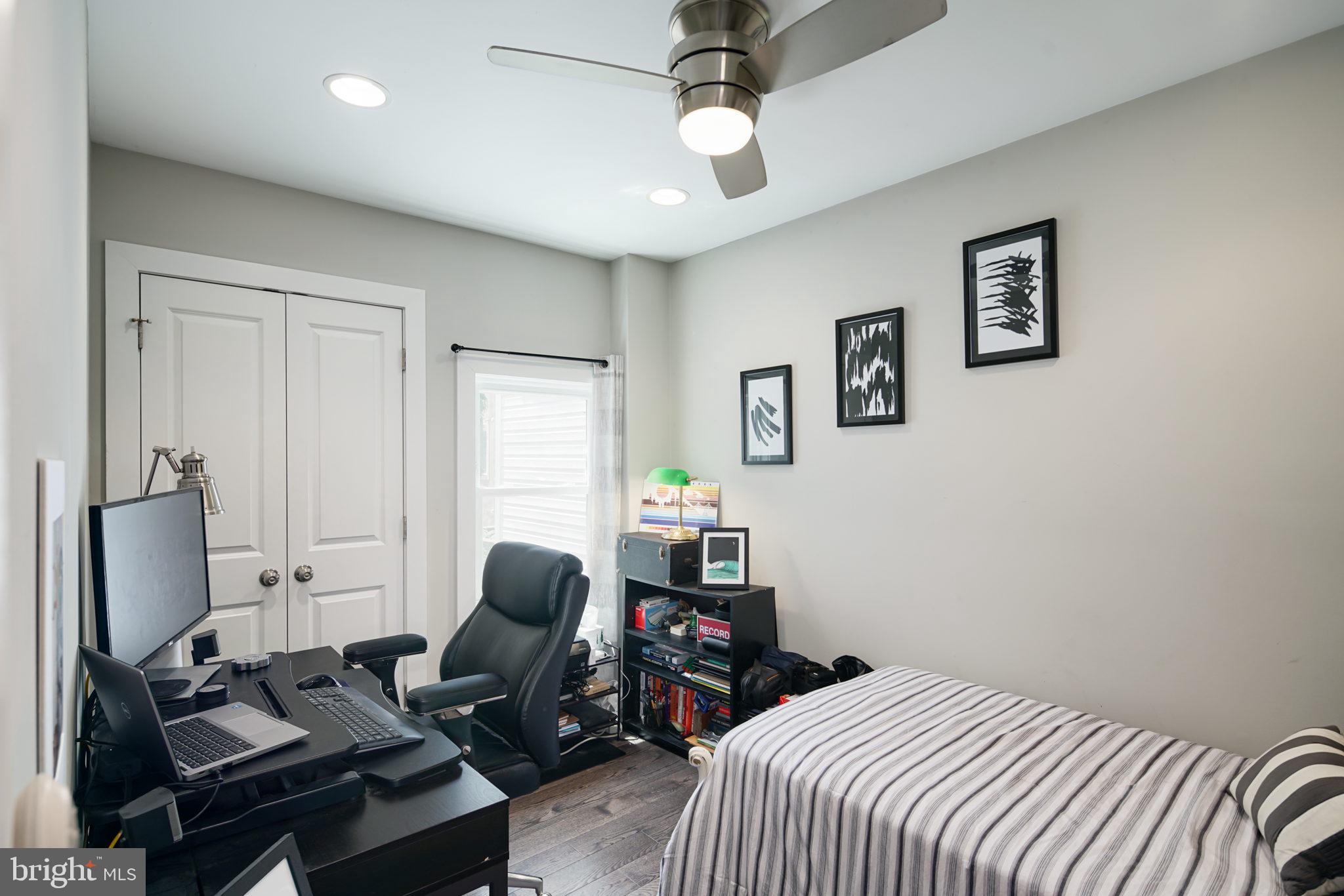 POINT BREEZE - Residential