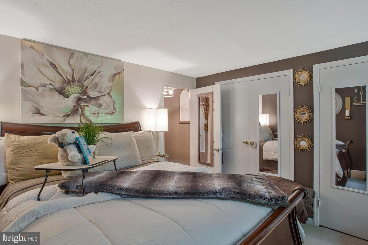 WINDMILL SQUARE - Residential