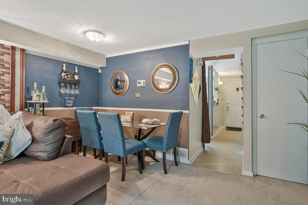 WINDMILL SQUARE - Residential