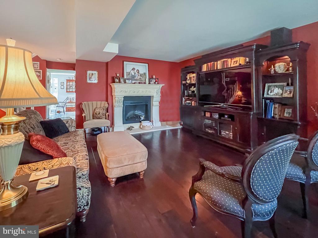 287 STANFORD PLACE