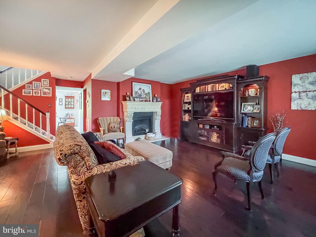 287 STANFORD PLACE