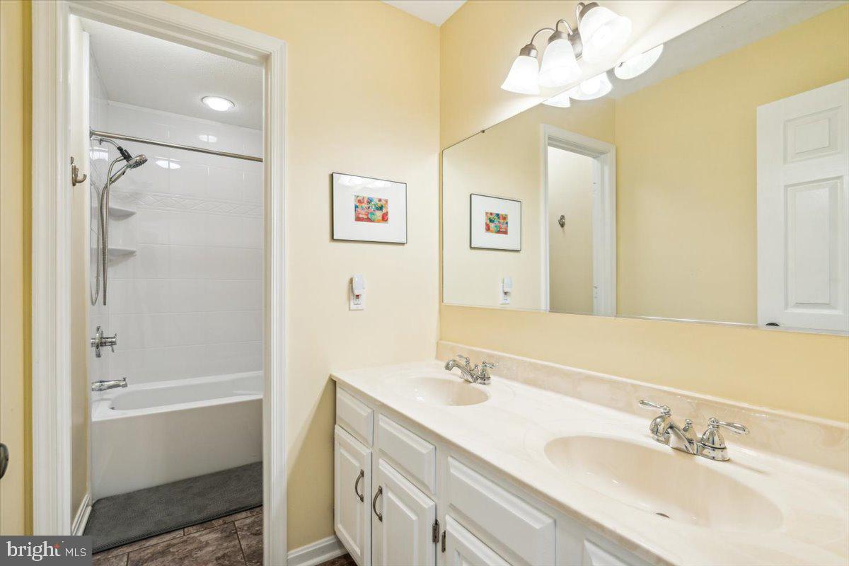 NEW MARKET WEST - Residential