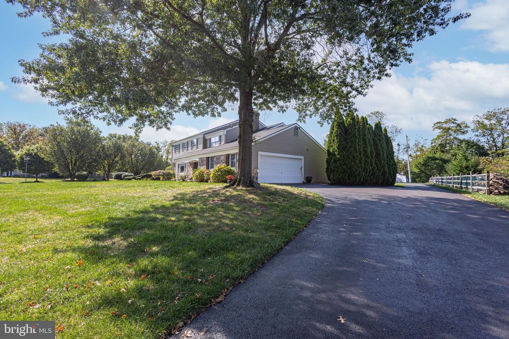 Photo of 1 Canal Run W, WASHINGTON CROSSING, PA 18977 (MLS # PABU2105710)