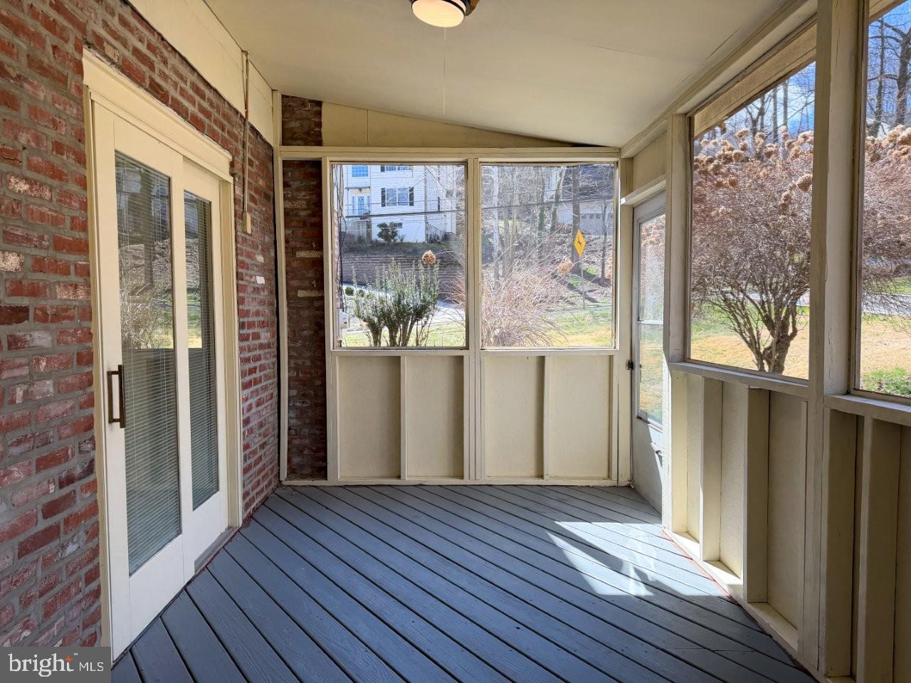 COLONIAL PARK - Residential