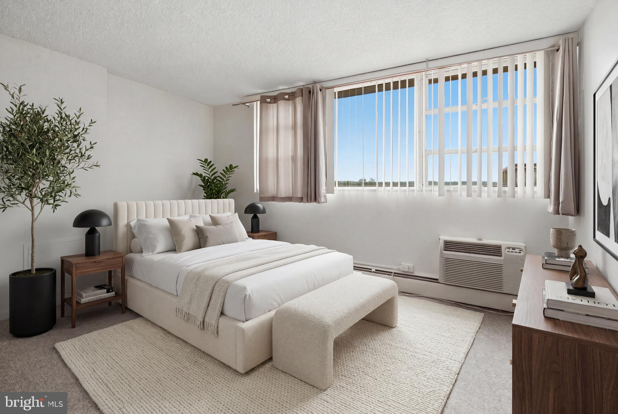 1030 E LANCASTER 1001