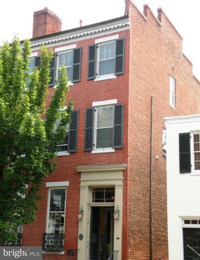 OLD TOWN - Residential Lease