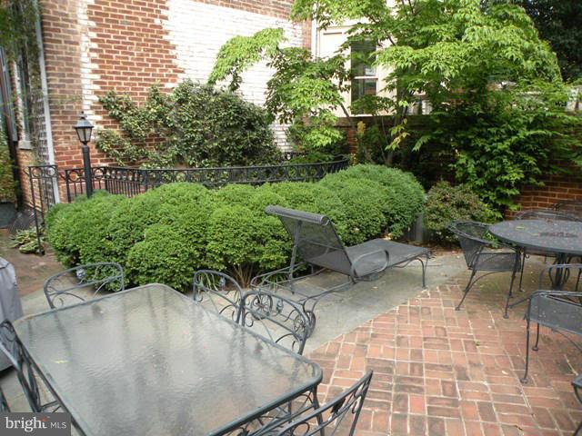 OLD TOWN - Residential Lease