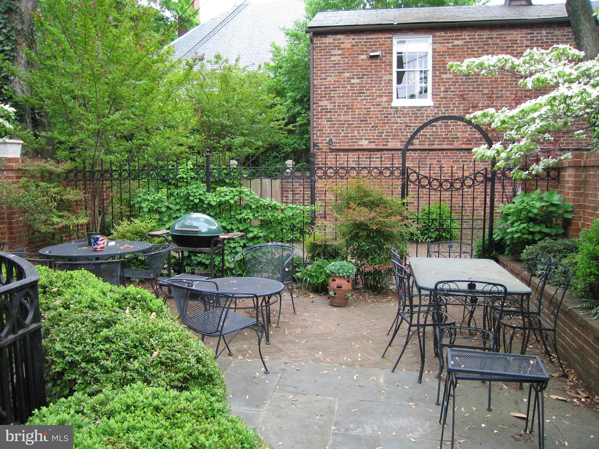 OLD TOWN - Residential Lease