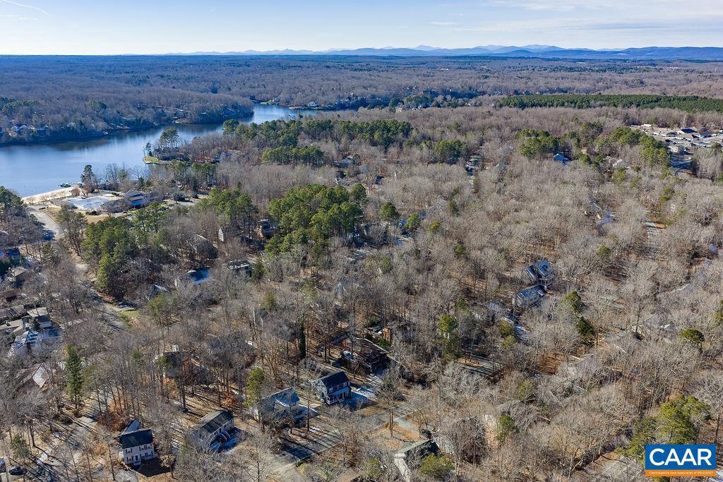 LAKE MONTICELLO - Residential