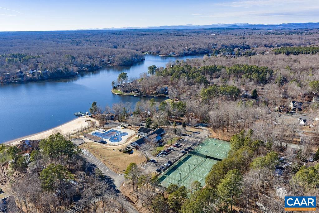 LAKE MONTICELLO - Residential