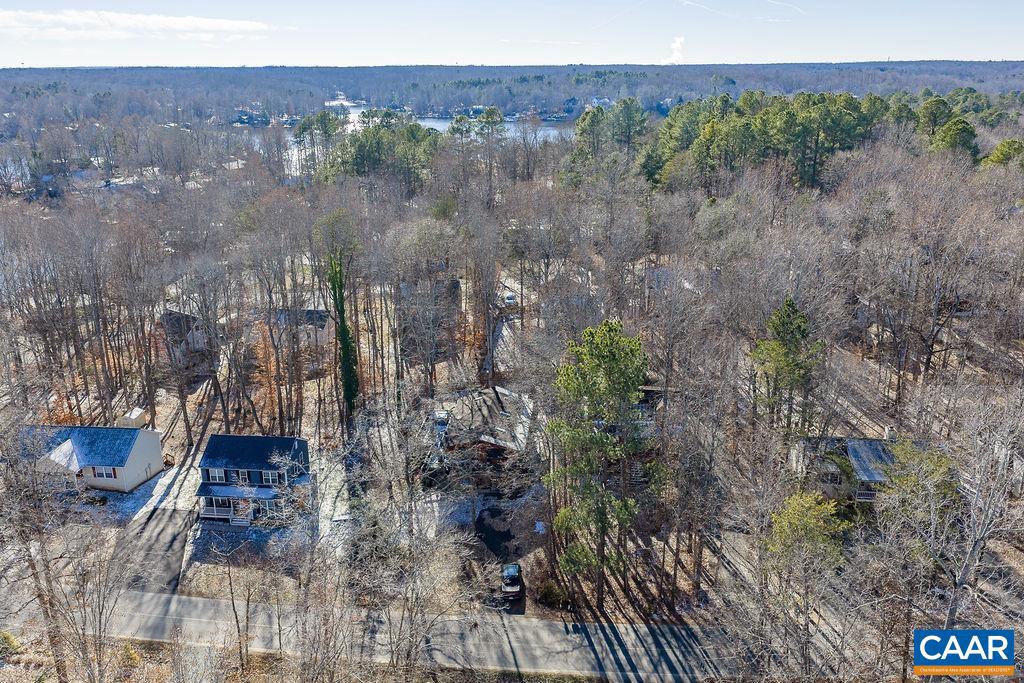 LAKE MONTICELLO - Residential