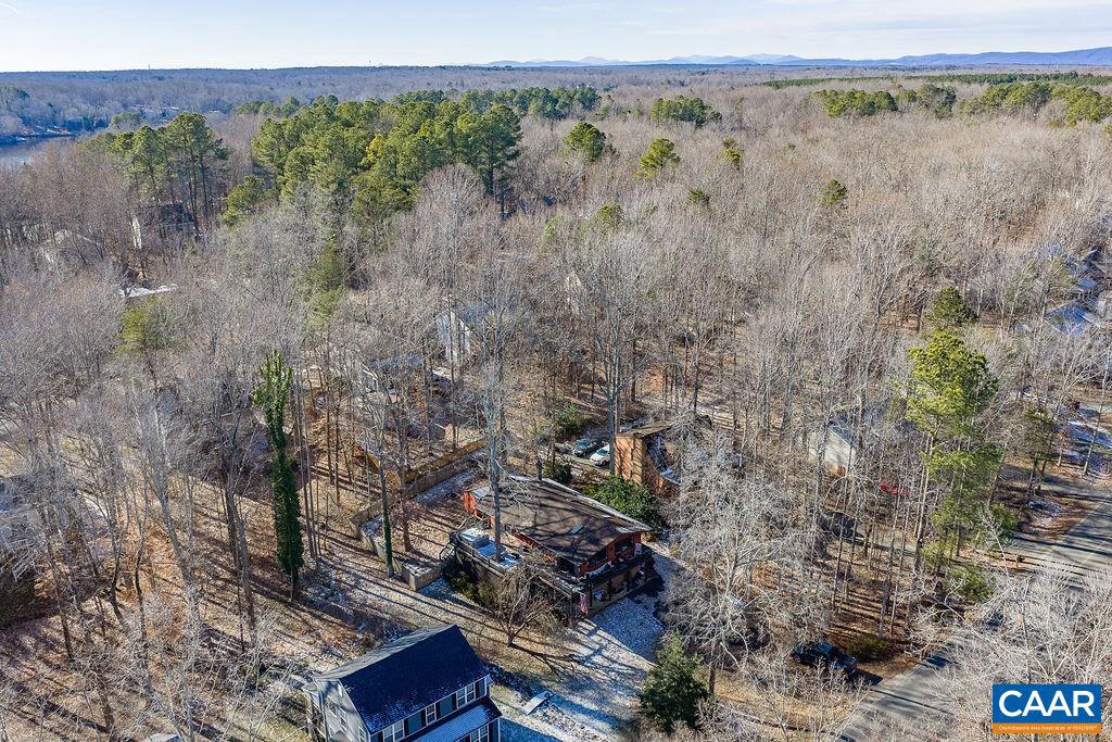 LAKE MONTICELLO - Residential