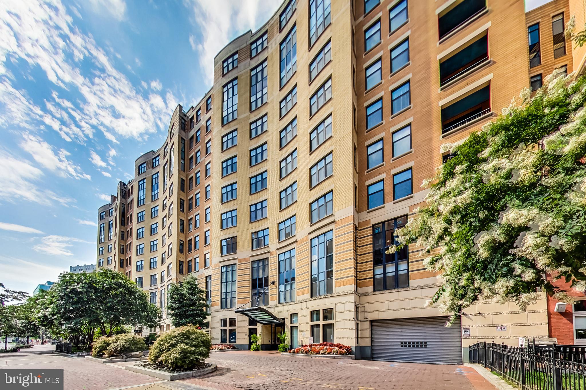 400 MASSACHUSETTS NW 722