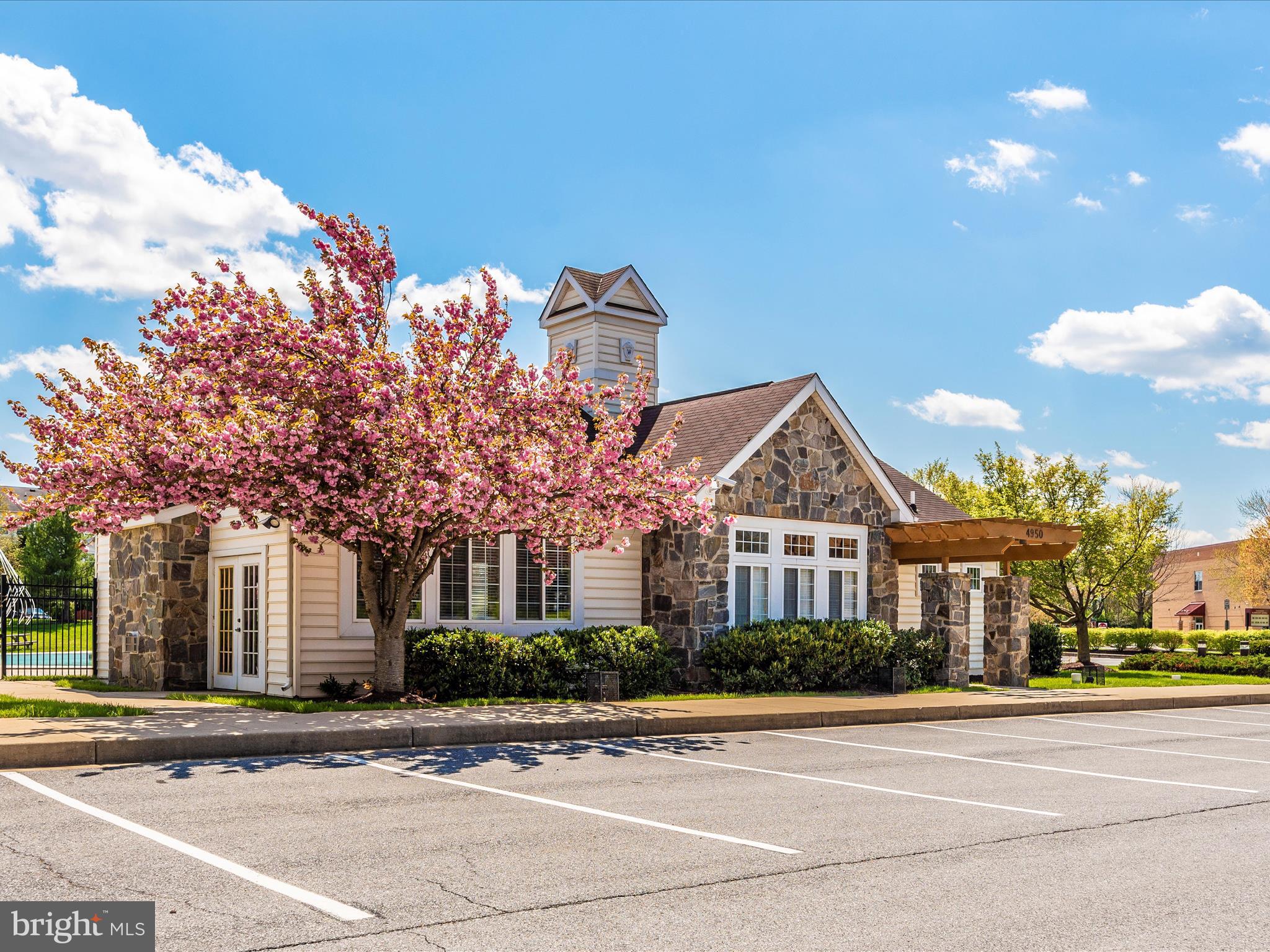 WELLINGTON TRACE - Residential