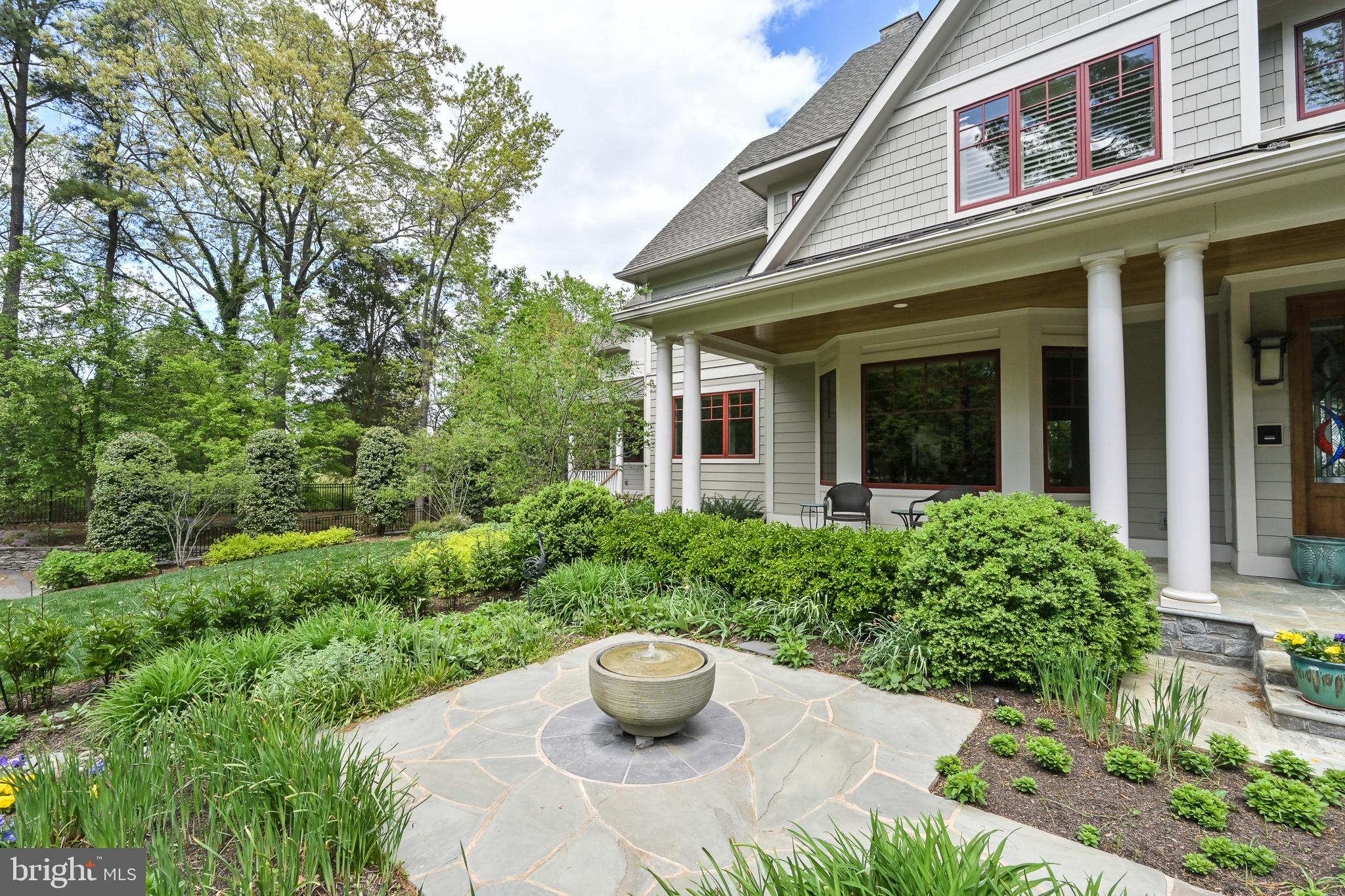 HALLOWING POINT RIVER ESTATES - Residential