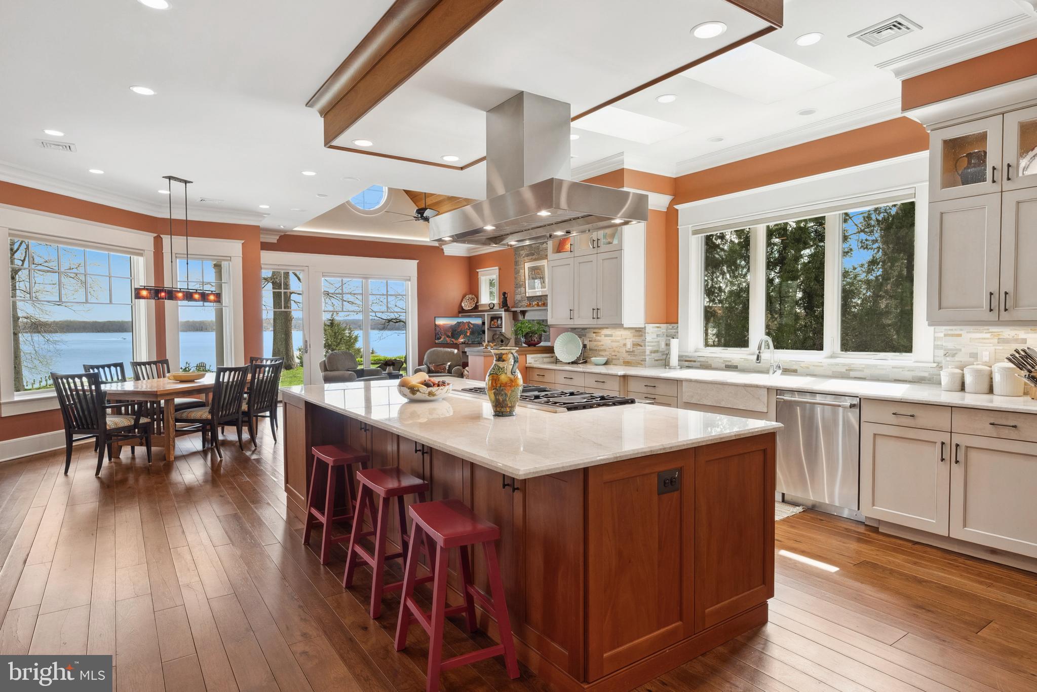 HALLOWING POINT RIVER ESTATES - Residential