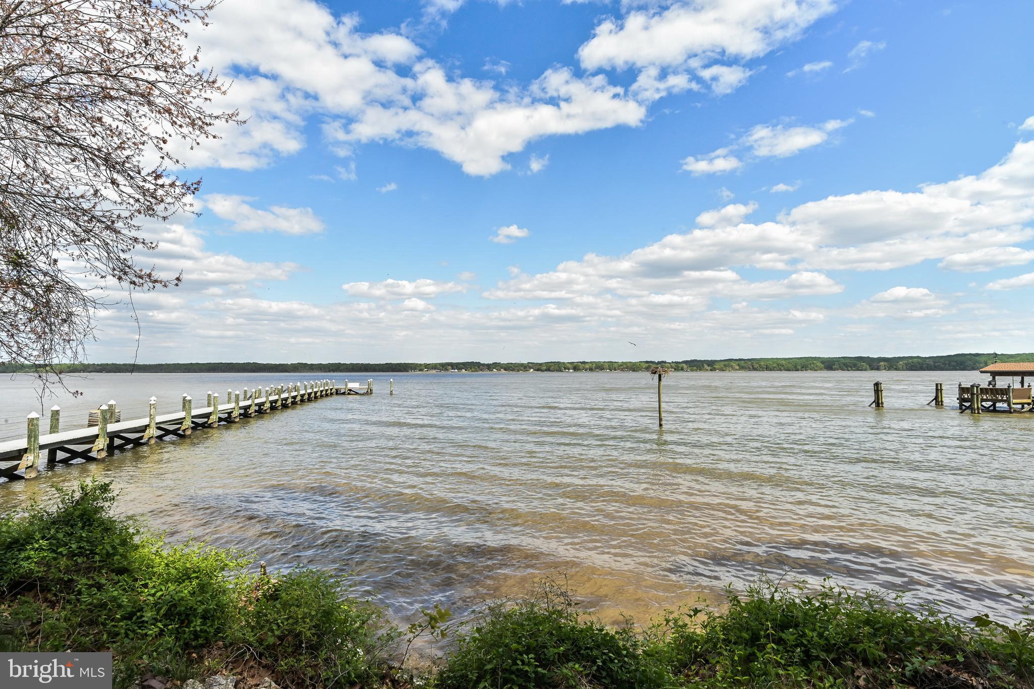 HALLOWING POINT RIVER ESTATES - Residential